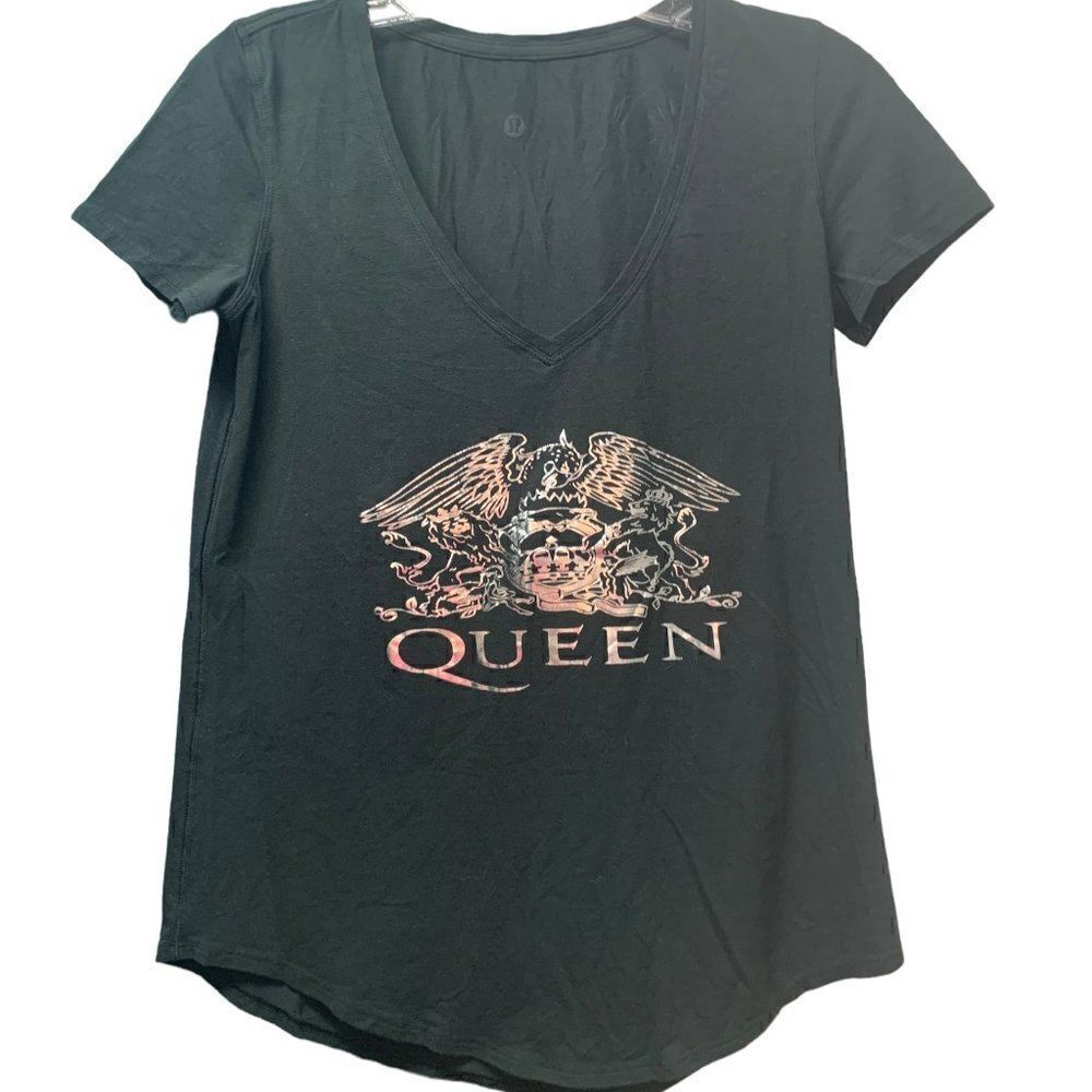 Lululemon Black T-Shirt with "Queen" Logo in Silver on the front Size 4